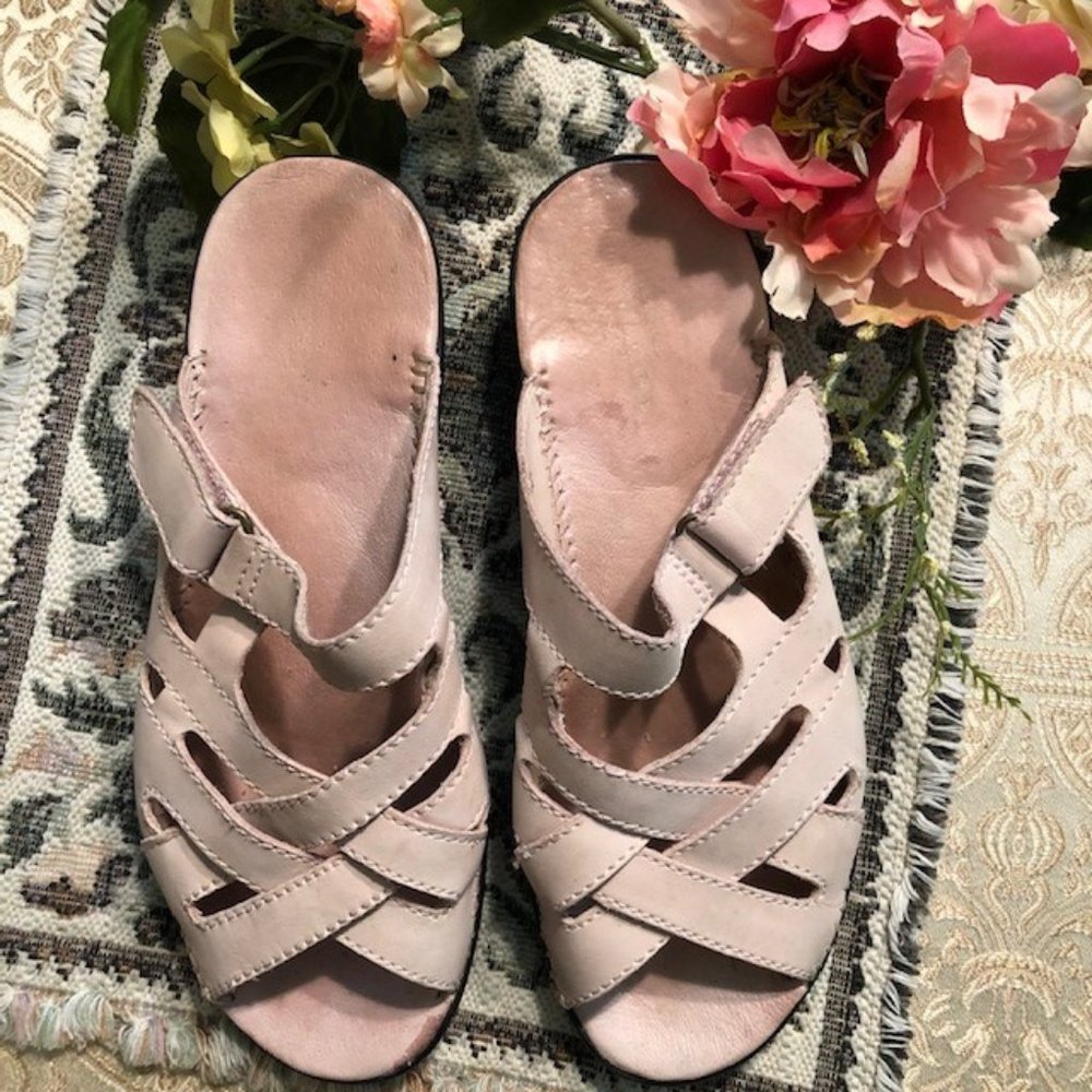 Easy Spirit Slip-on Sandals (7M)